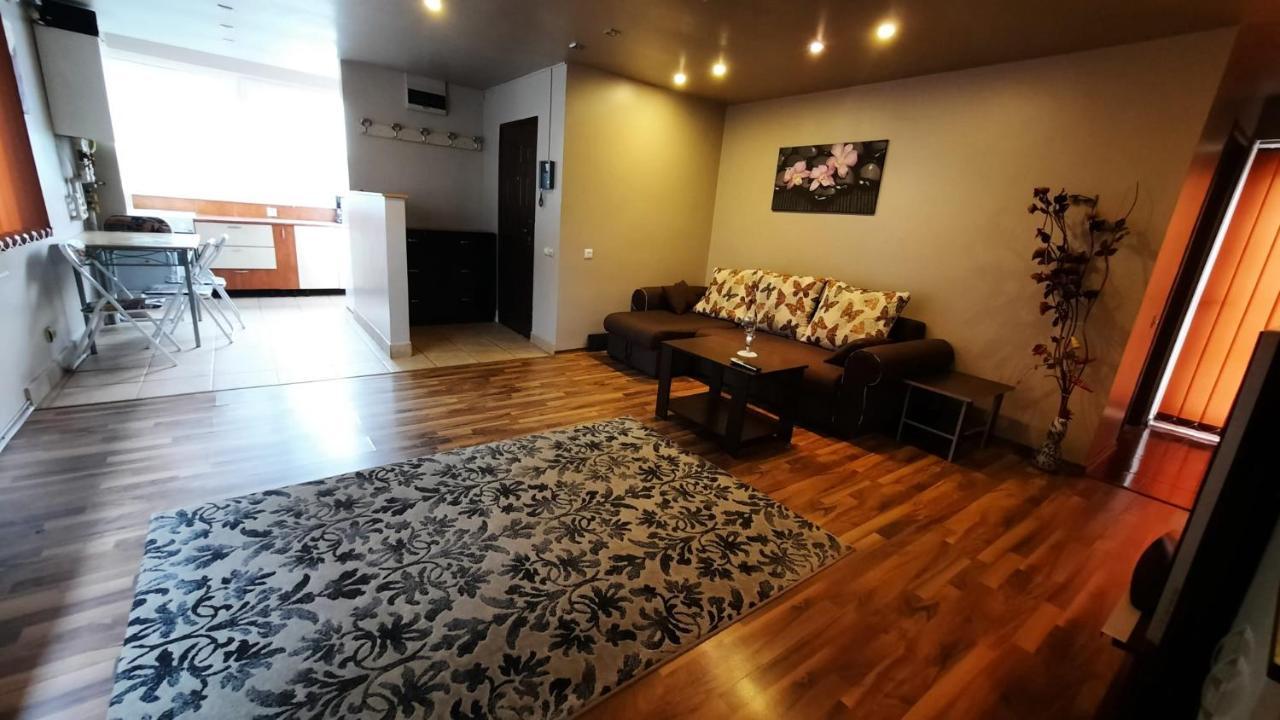 Apartament Laurentiu - Etaj.1 Bucarest Exterior foto